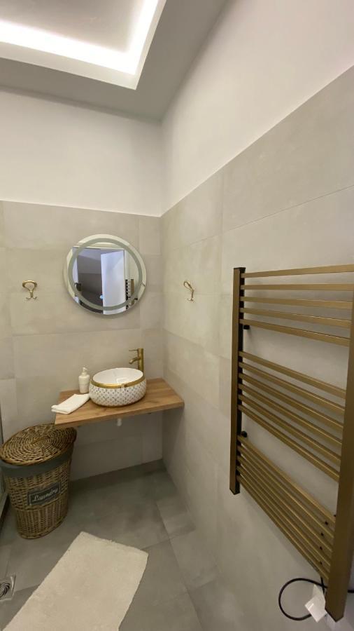 Patras Golden Suite Bagian luar foto