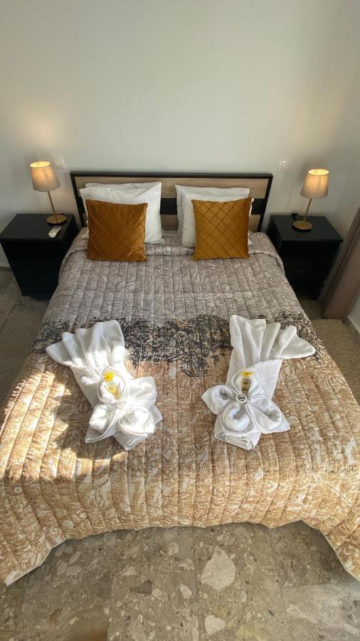 Patras Golden Suite Bagian luar foto