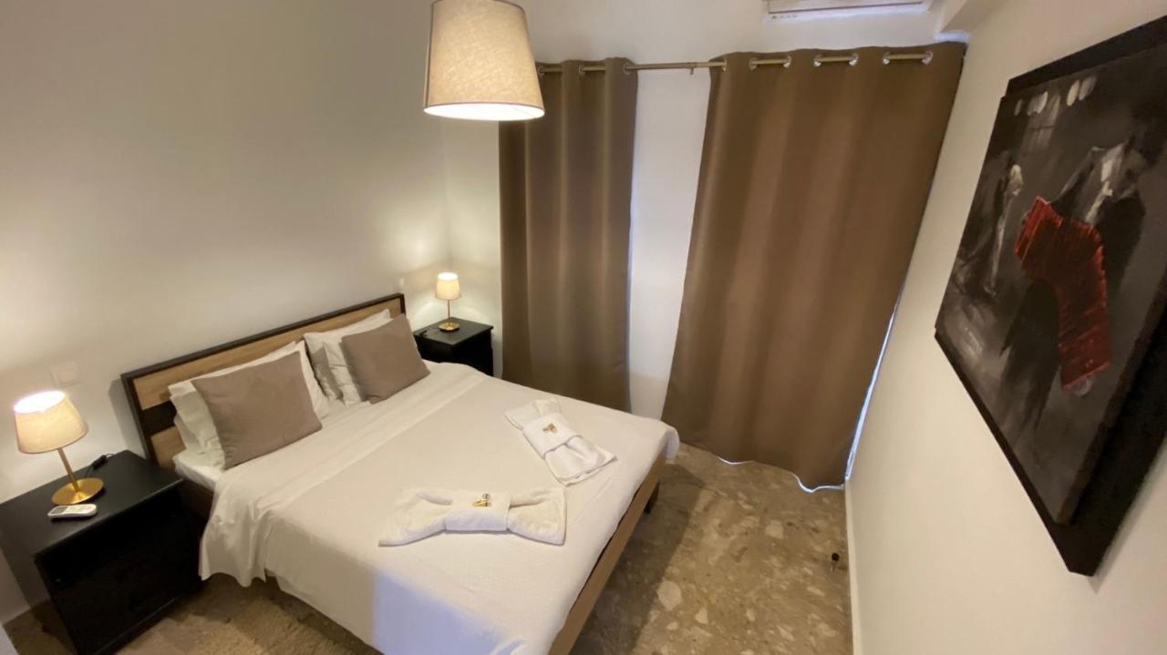Patras Golden Suite Bagian luar foto