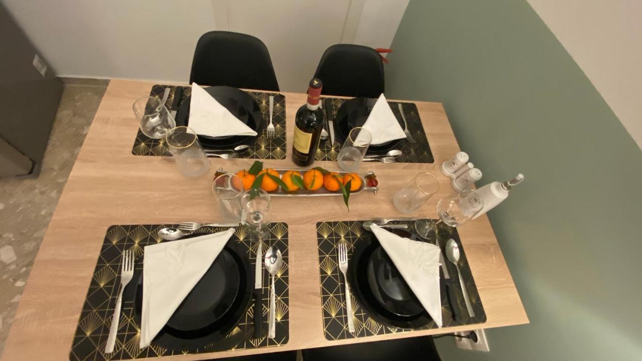 Patras Golden Suite Bagian luar foto