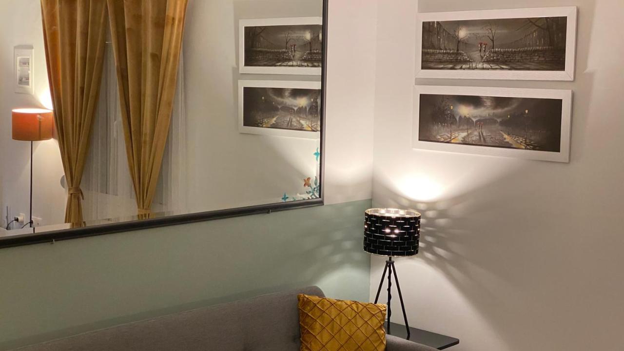 Patras Golden Suite Bagian luar foto